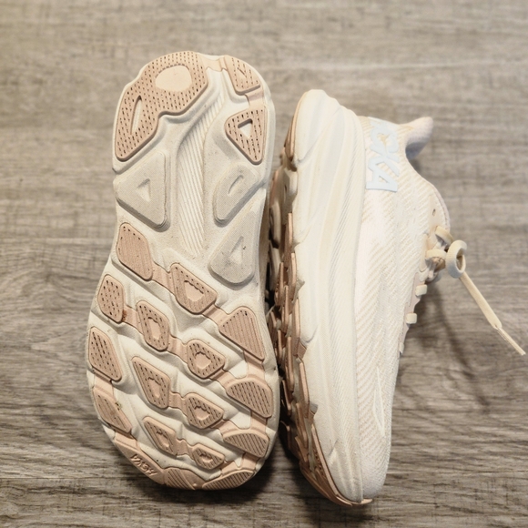 HOKA Clifton 9 Women's Shoe - Picture 10 of 11